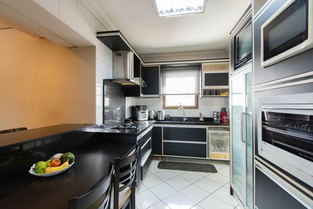 Apartamento à venda com 160m², 4 quartos e 2 vagas Apartamento à venda com 160m², 4 quartos e 2 vagasCozinha