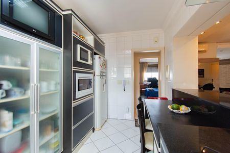 Apartamento à venda com 160m², 4 quartos e 2 vagas Apartamento à venda com 160m², 4 quartos e 2 vagasCozinha