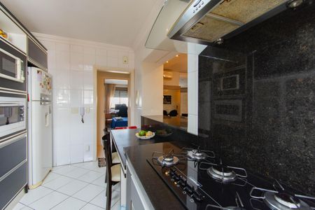 Apartamento à venda com 160m², 4 quartos e 2 vagas Apartamento à venda com 160m², 4 quartos e 2 vagasCozinha