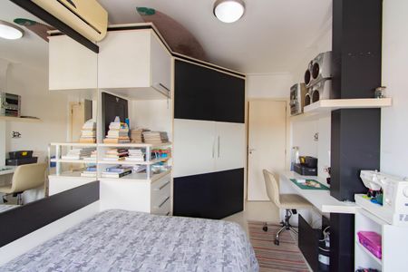 Apartamento à venda com 160m², 4 quartos e 2 vagas Apartamento à venda com 160m², 4 quartos e 2 vagasQuarto 1