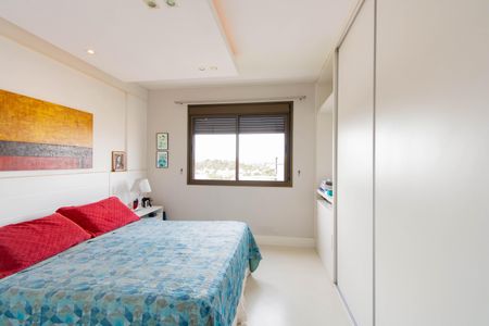 Apartamento à venda com 160m², 4 quartos e 2 vagas Apartamento à venda com 160m², 4 quartos e 2 vagasSuíte
