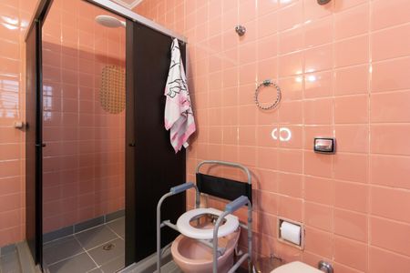 Casa para alugar com 150m², 3 quartos e 2 vagas Casa para alugar com 150m², 3 quartos e 2 vagasBanheiro