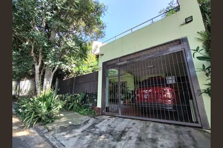 Casa para alugar com 150m², 3 quartos e 2 vagas Casa para alugar com 150m², 3 quartos e 2 vagasFachada