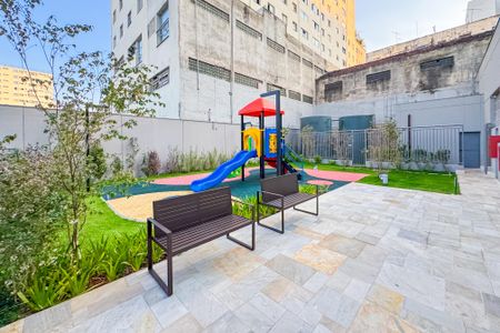 Studio à venda com 30m², 1 quarto e sem vaga Studio à venda com 30m², 1 quarto e sem vagaPlayground