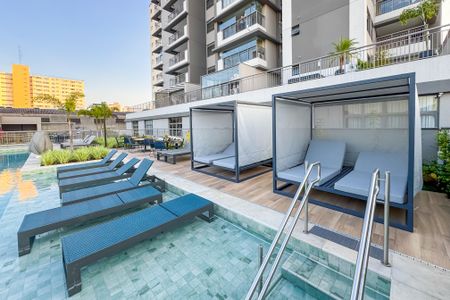 Studio à venda com 30m², 1 quarto e sem vaga Studio à venda com 30m², 1 quarto e sem vagaPiscina