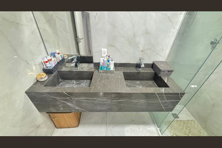 Casa à venda com 266m², 3 quartos e 3 vagasBanheiro