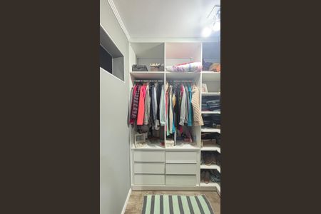 Casa à venda com 266m², 3 quartos e 3 vagasQuarto 1 Closet