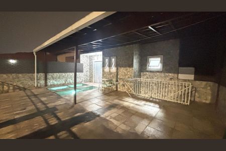 Casa à venda com 266m², 3 quartos e 3 vagasQuarto 2 Varanda