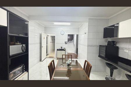 Casa à venda com 266m², 3 quartos e 3 vagasCozinha