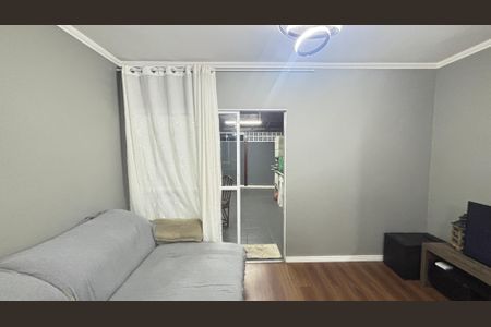 Casa à venda com 266m², 3 quartos e 3 vagasSala