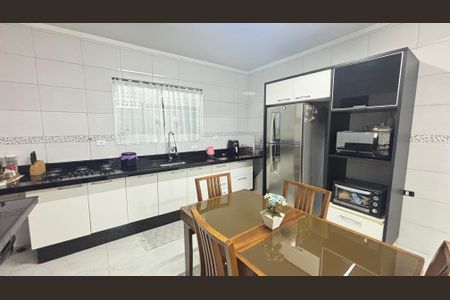 Casa à venda com 266m², 3 quartos e 3 vagasCozinha