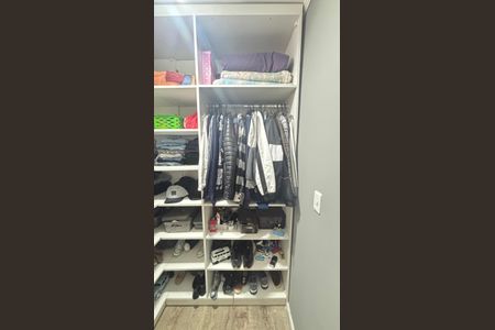 Casa à venda com 266m², 3 quartos e 3 vagasQuarto 1 Closet