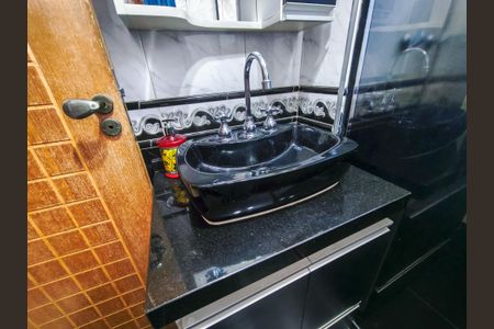 Apartamento à venda com 69m², 2 quartos e 1 vaga Apartamento à venda com 69m², 2 quartos e 1 vagaBanheiro Corredor