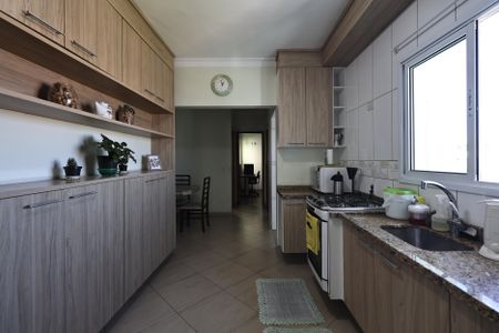 Apartamento à venda com 186m², 3 quartos e 2 vagasCozinha