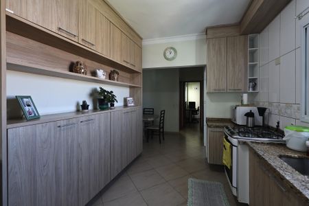 Apartamento à venda com 186m², 3 quartos e 2 vagasCozinha