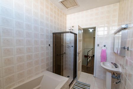 Casa para alugar com 270m², 5 quartos e sem vaga Casa para alugar com 270m², 5 quartos e sem vagaBanheiro