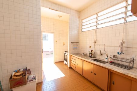 Casa para alugar com 270m², 5 quartos e sem vaga Casa para alugar com 270m², 5 quartos e sem vagaCozinha