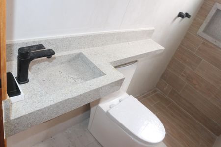 Casa à venda com 200m², 3 quartos e 4 vagasBanheiro da Suíte 3