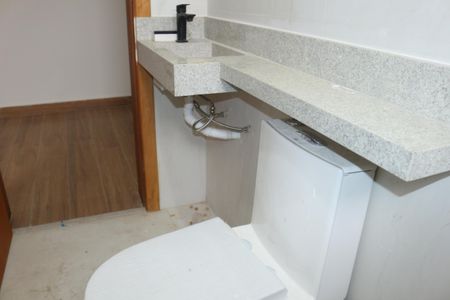 Casa à venda com 200m², 3 quartos e 4 vagasBanheiro da Suíte 3