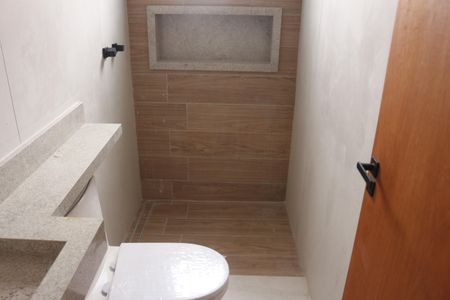 Casa à venda com 200m², 3 quartos e 4 vagasBanheiro da Suíte 3