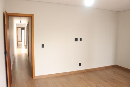 Casa à venda com 200m², 3 quartos e 4 vagasSuíte 3