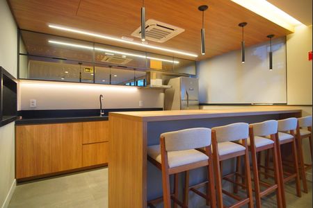 Apartamento à venda com 100m², 2 quartos e 2 vagas Apartamento à venda com 100m², 2 quartos e 2 vagasÁrea comum - Salão de festas