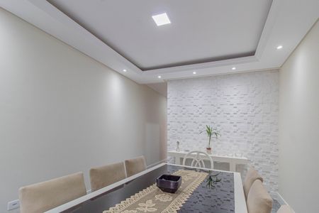 Casa à venda com 135m², 3 quartos e 3 vagas Casa à venda com 135m², 3 quartos e 3 vagasSala