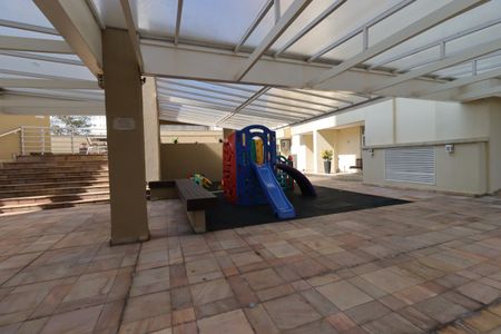 Apartamento à venda com 128m², 3 quartos e 4 vagasÁrea Comum - Playground