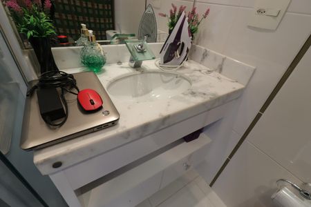 Apartamento à venda com 128m², 3 quartos e 4 vagasBanheiro da Suíte 1 - Pia