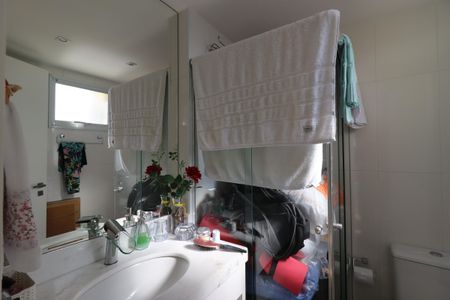 Apartamento à venda com 128m², 3 quartos e 4 vagasBanheiro da Suíte 2