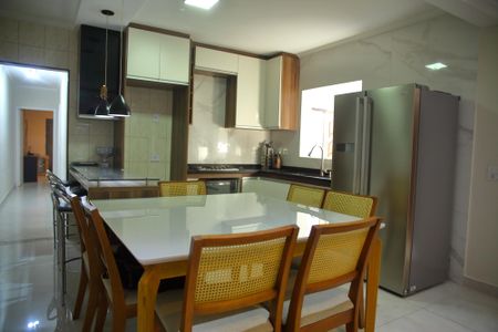 Casa à venda com 142m², 3 quartos e 2 vagasCozinha