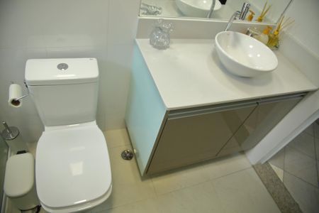 Casa à venda com 142m², 3 quartos e 2 vagasBanheiro Social