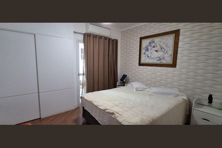 Casa de condomínio à venda com 194m², 3 quartos e 3 vagasSuíte