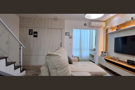 Casa de condomínio à venda com 194m², 3 quartos e 3 vagasSala