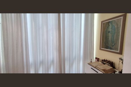 Casa de condomínio à venda com 194m², 3 quartos e 3 vagasSala