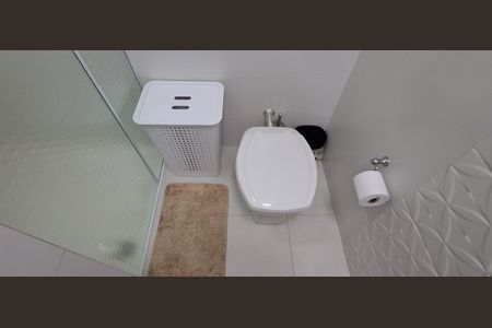 Casa de condomínio à venda com 194m², 3 quartos e 3 vagasBanheiro da Suíte