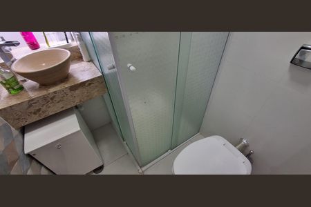 Casa de condomínio à venda com 194m², 3 quartos e 3 vagasBanheiro da Suíte