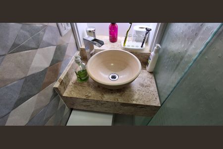 Casa de condomínio à venda com 194m², 3 quartos e 3 vagasBanheiro da Suíte