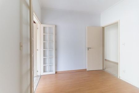 Casa para alugar com 180m², 3 quartos e 4 vagas Casa para alugar com 180m², 3 quartos e 4 vagasQuarto 2