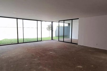 Casa à venda com 523m², 4 quartos e 4 vagas