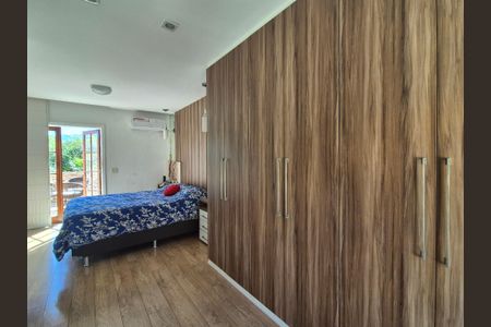 Casa de condomínio à venda com 200m², 3 quartos e 2 vagas Casa de condomínio à venda com 200m², 3 quartos e 2 vagasSuite 2