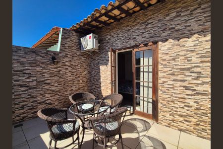 Casa de condomínio à venda com 200m², 3 quartos e 2 vagas Casa de condomínio à venda com 200m², 3 quartos e 2 vagasSuite 2 - varanda