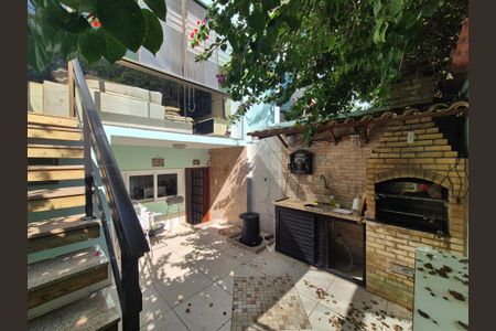 Casa de condomínio à venda com 200m², 3 quartos e 2 vagas Casa de condomínio à venda com 200m², 3 quartos e 2 vagasÁrea externa