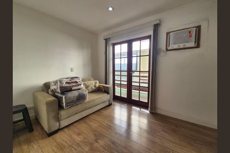 Casa de condomínio à venda com 200m², 3 quartos e 2 vagas Casa de condomínio à venda com 200m², 3 quartos e 2 vagasQuarto 1