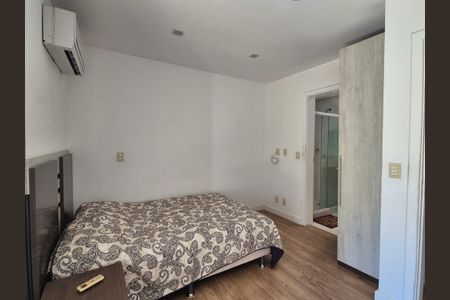 Casa de condomínio à venda com 200m², 3 quartos e 2 vagas Casa de condomínio à venda com 200m², 3 quartos e 2 vagasSuite 1