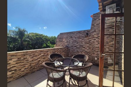 Casa de condomínio à venda com 200m², 3 quartos e 2 vagas Casa de condomínio à venda com 200m², 3 quartos e 2 vagasSuite 2 - varanda