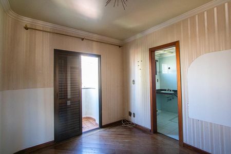 Apartamento à venda com 200m², 3 quartos e 2 vagas Apartamento à venda com 200m², 3 quartos e 2 vagasQuarto 2 - Suíte