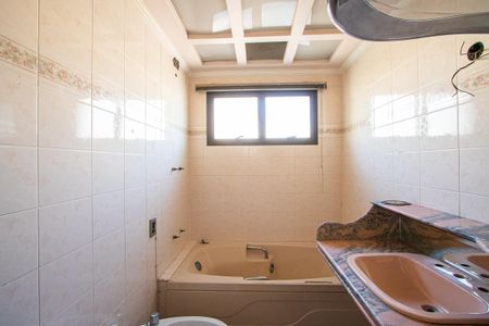 Apartamento à venda com 200m², 3 quartos e 2 vagas Apartamento à venda com 200m², 3 quartos e 2 vagasBanheiro do quarto 1