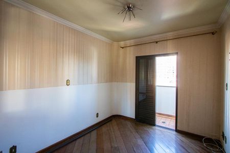 Apartamento à venda com 200m², 3 quartos e 2 vagas Apartamento à venda com 200m², 3 quartos e 2 vagasQuarto 2 - Suíte