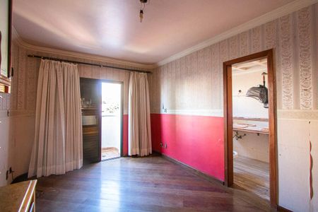 Apartamento à venda com 200m², 3 quartos e 2 vagas Apartamento à venda com 200m², 3 quartos e 2 vagasQuarto 1 - Suíte